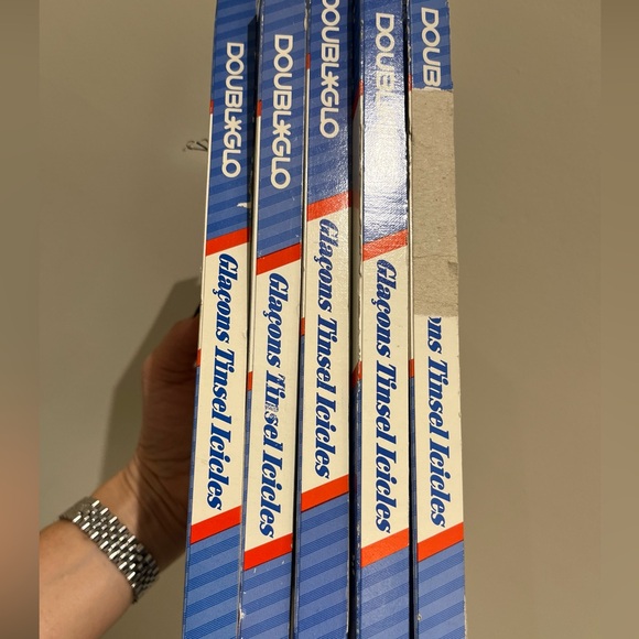 VINTAGE New Doubl Glo Tinsel Foil Icicles By NOMA. 5 Boxes. 1500 Strands/Box. - Picture 16 of 16